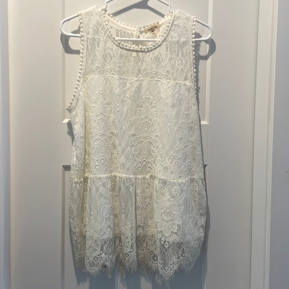 Lacey tank top - Picture 1 of 3